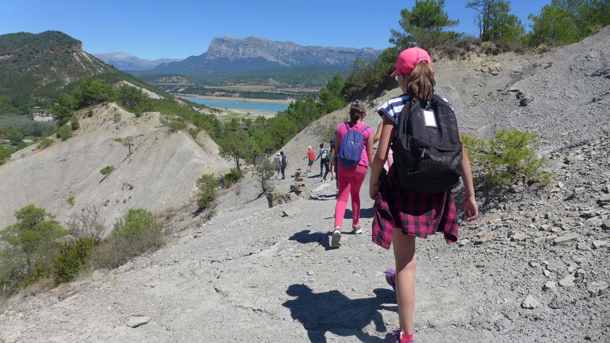 Randonnée activité enfants colonie Pyrénées
